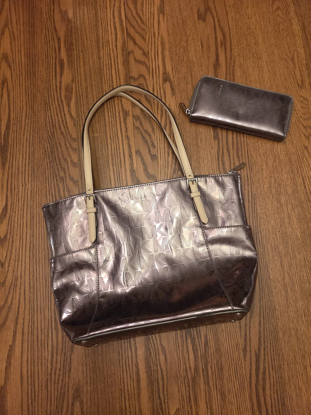 Michael Kors Jet Set East West Tote With Matching Wallet